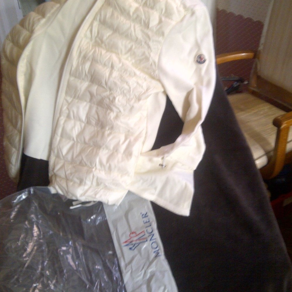 Moncler jacket, new, never worn, original bag.